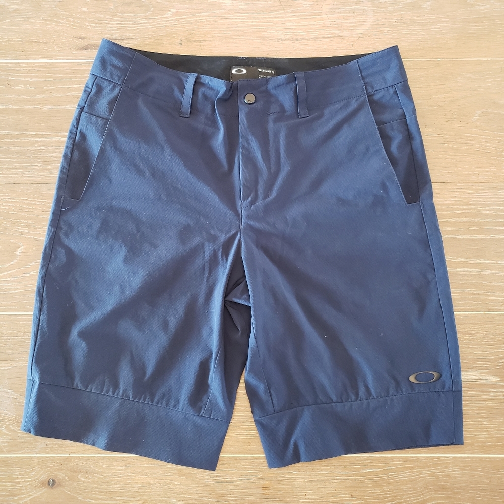 Oakley Mens Navy Technical Shorts Sz 32